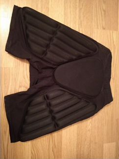 Защита для сноуборда шорты