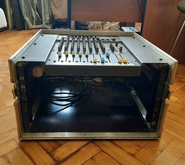 Рэк под микшер и обработку