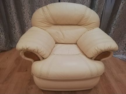 Кожаная мягкая мебель