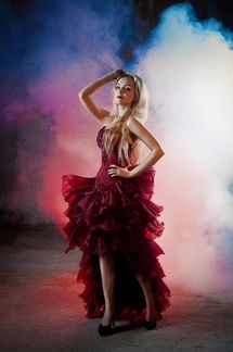 Бордовое платье