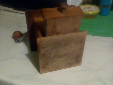 Мельница кофемолка ручная