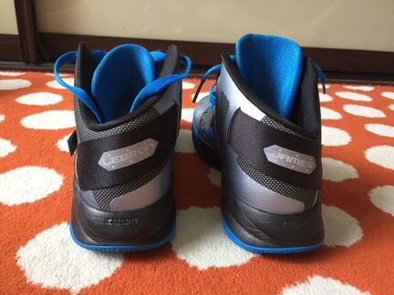 Nike LeBron King James Zoom Soldier 6