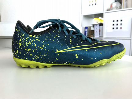 Продаю детские бутсы Nike