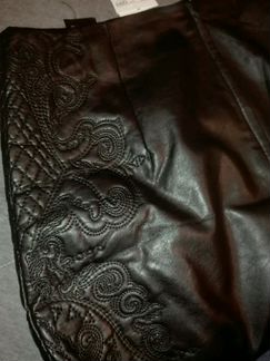 Юбка под кожу с вышивкой р. 48-50 XL