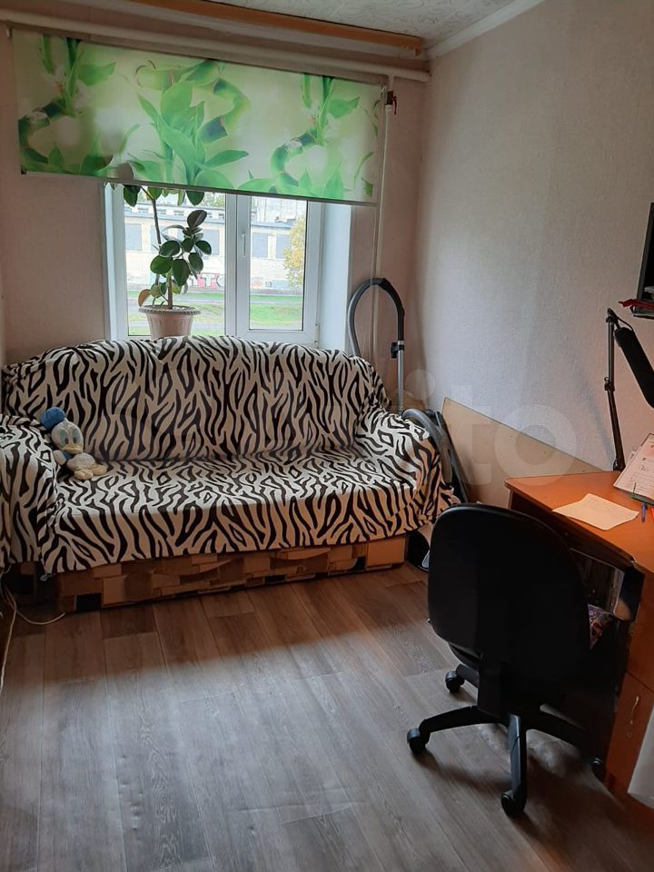 2-к квартира, 42 м², 3/3 эт.