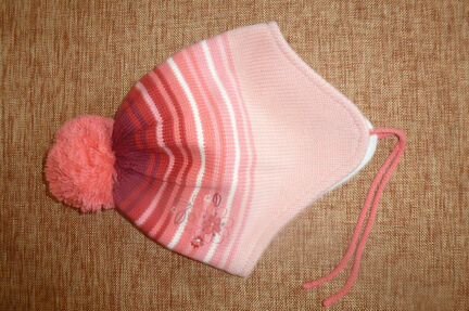 Шапка, варежки, манишка и свитерок