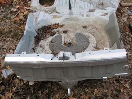 Honda HR-V 98-06 пол багажника