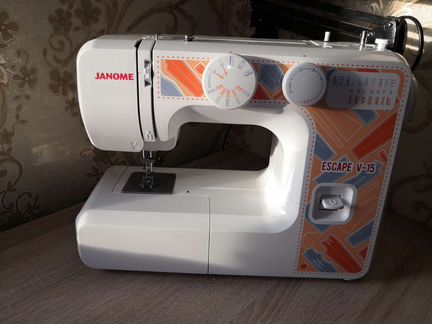 Швейная машина Janome