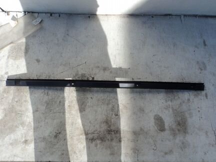 Направляющая заднего бампера VW Passat B5