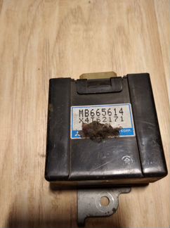 Блок управления подвеской Mitsubishi Pajero 2