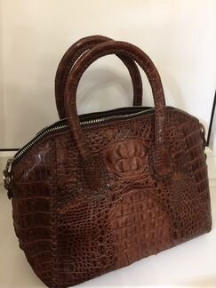 Сумка из кожи крокодила