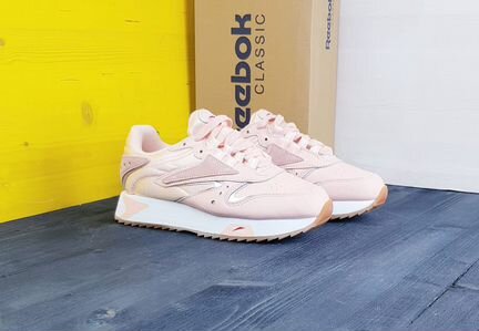 Reebok кроссовки новые женские