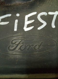 Брызговик задний левый Ford Fiesta CB1 hxjb 2012