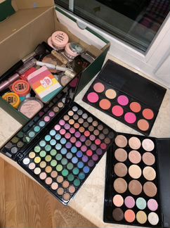 Сет косметики Essence, Catrice, Eva Mosaic, Maybel