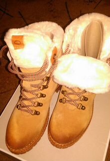 Продам новые зимние ботинки tamaris