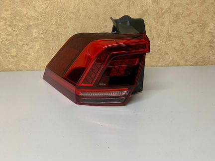 Фонарь левый LED Volkswagen Tiguan 2