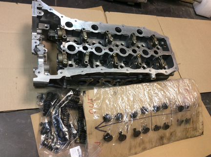 Головка блока Range Rover Vogue dizel LR023010