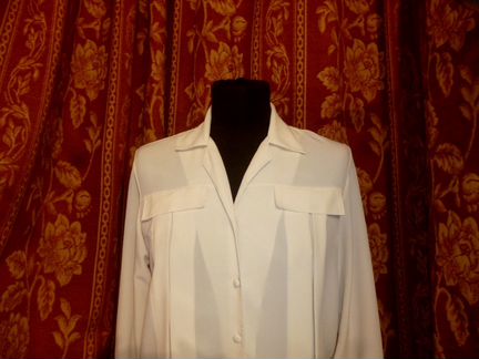 Блузка кремовая Англия