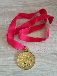 Подарочная медаль с надписью на испанском