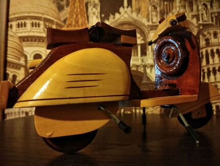 Мотоцикл мопед деревянный сувенир