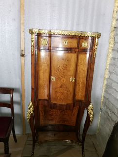 Шкаф антикварный