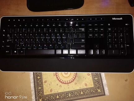 Беспроводная клавиатура и мышь