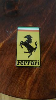 Феррари значок на капот