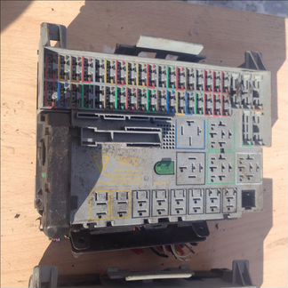 Блок предохранителей и реле Opel Astra G Zafira F