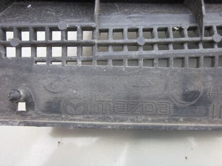 Mazda 3 BK панель дворников жабо