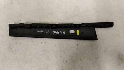 Накладка стойки двери задняя правая VW Tiguan 2