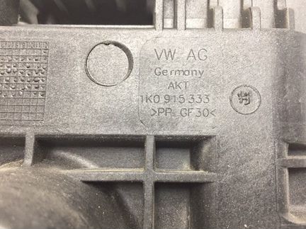 Площадка под акб Volkswagen Tiguan 2.0 tfsi 2014