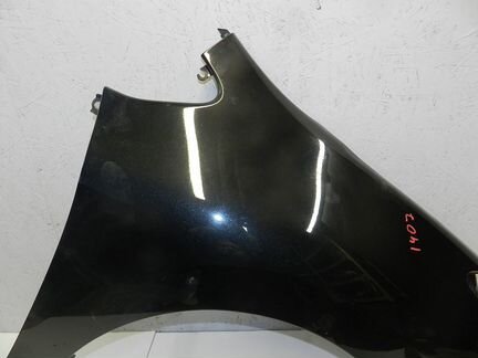 Крыло переднее правое Тойота Аурис 1